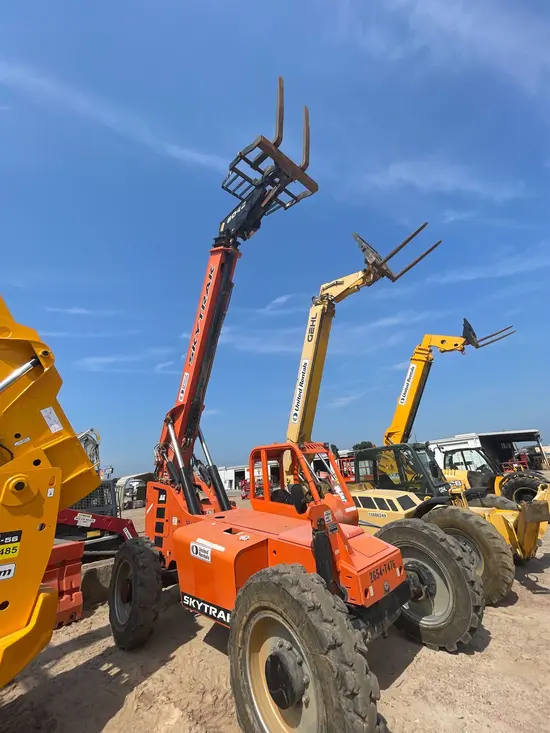 2021 SKYTRAK 8042 Forklift