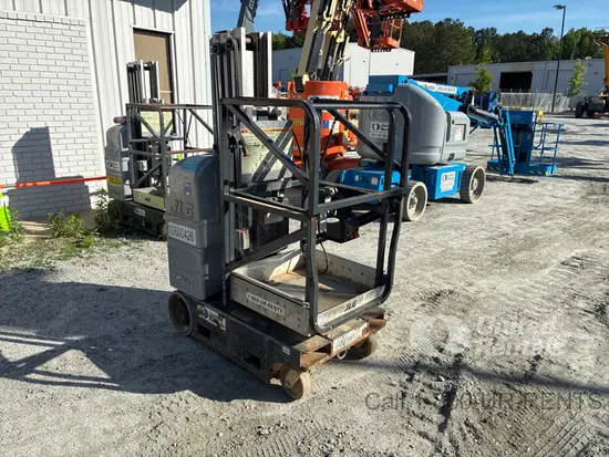 2017 JLG 20MVL Self-Propelled One-Person Lift