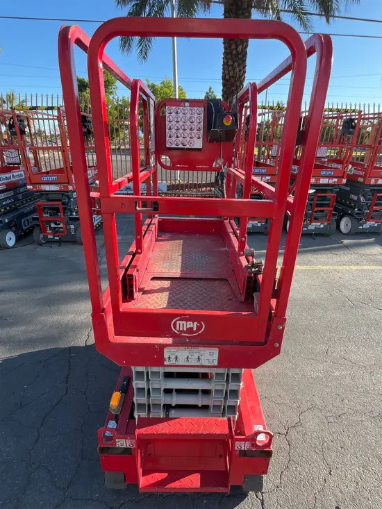 2018 MEC MICRO 19 Scissor Lift