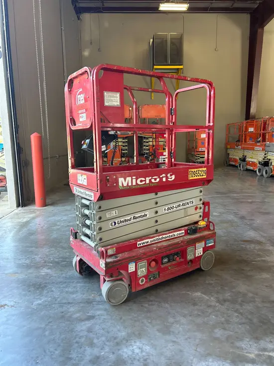 2019 MEC MICRO 19 Scissor Lift