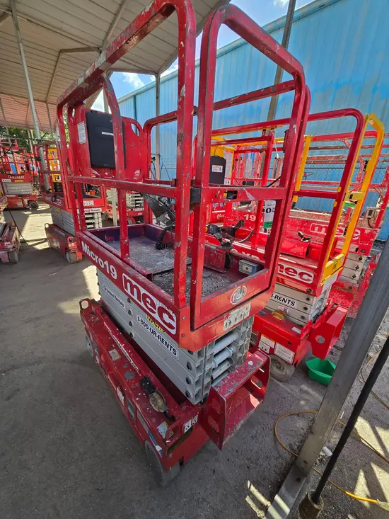 2018 MEC MICRO 19 Scissor Lift