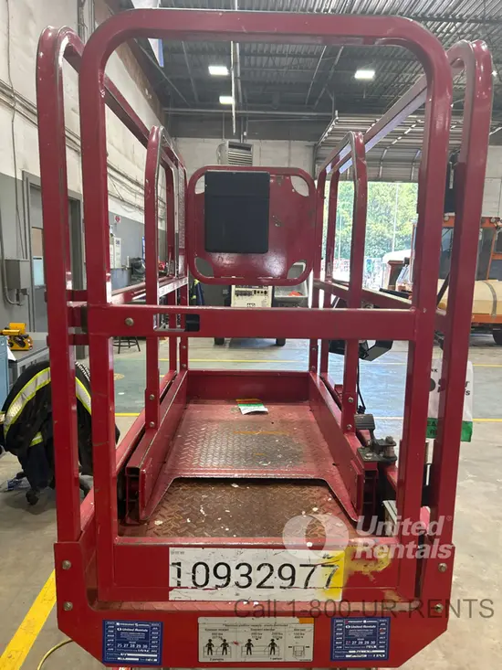 2019 MEC MICRO 19 Scissor Lift