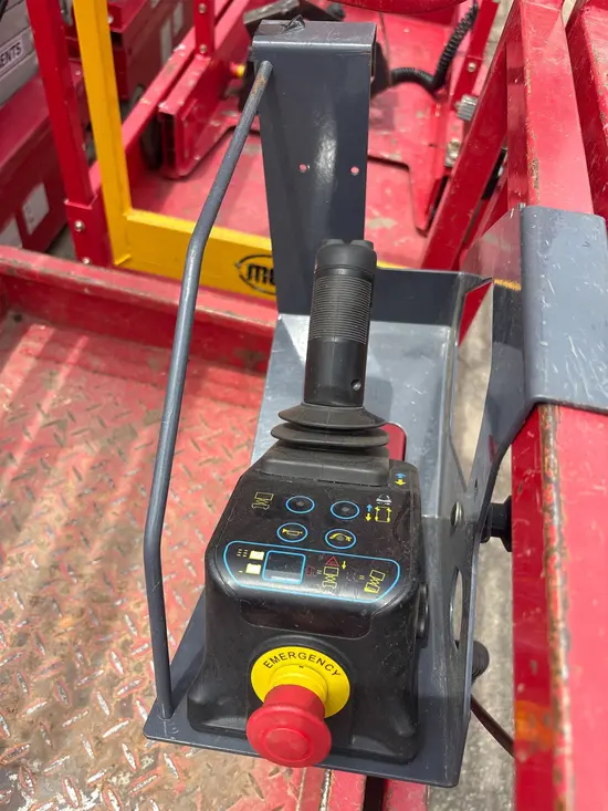 2019 MEC MICRO 19 Scissor Lift