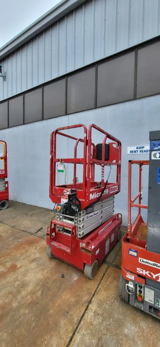 2018 MEC MICRO 19 Scissor Lift