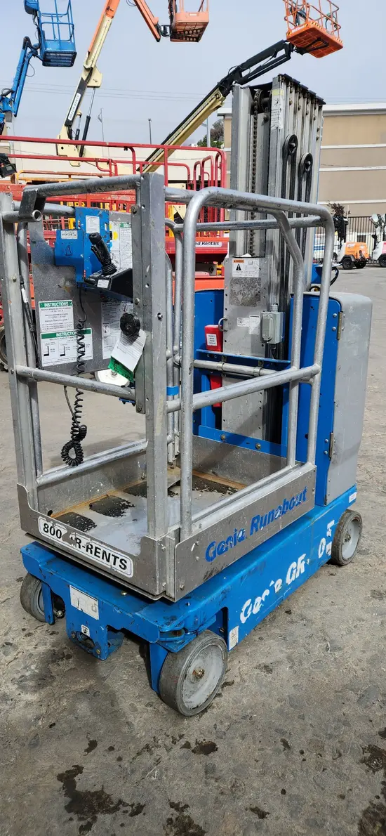 2018 Genie GR-20 Self-Propelled One-Person Lift