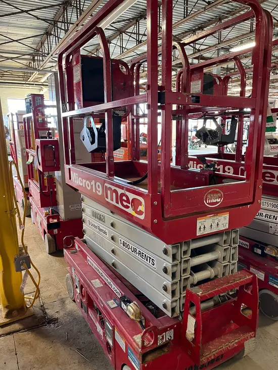 2018 MEC MICRO 19 Scissor Lift