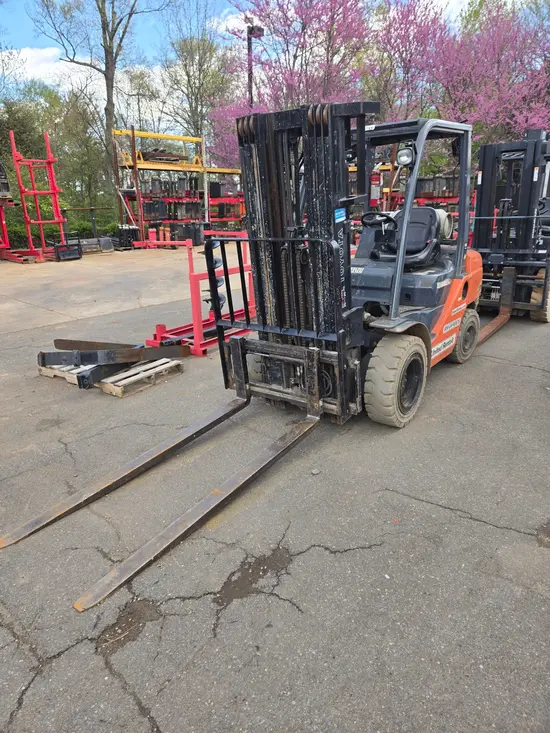 2018 Toyota 8FGU30 Warehouse Forklift