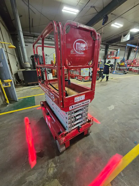 2018 MEC MICRO 19 Scissor Lift
