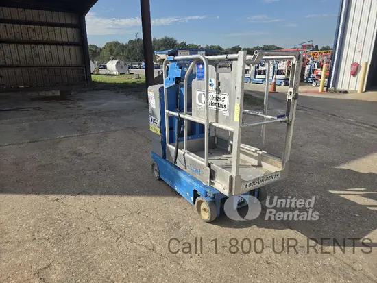 2018 Genie GR-12 Self-Propelled One-Person Lift