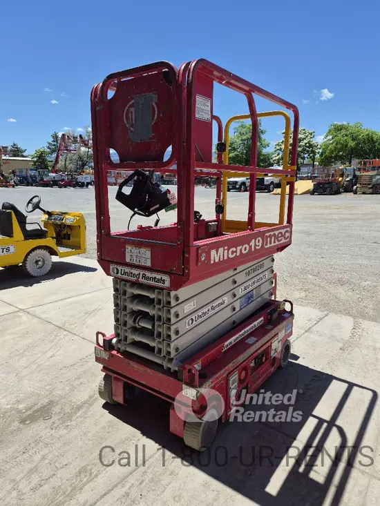 2018 MEC MICRO 19 Scissor Lift