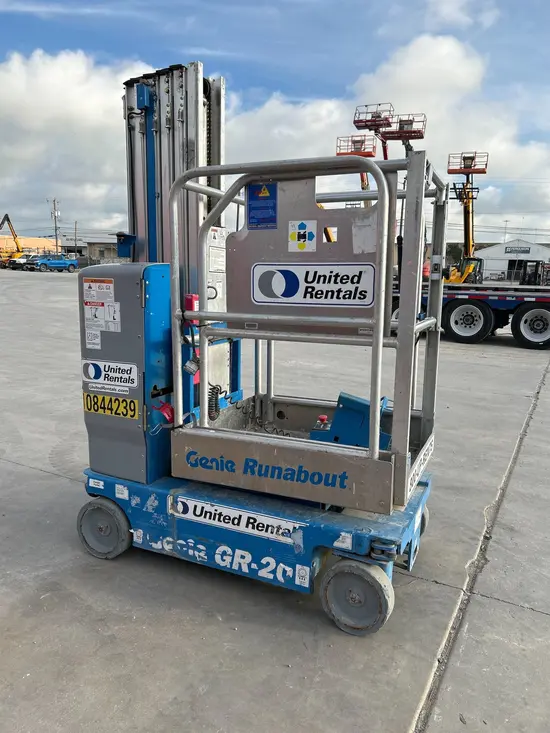 2018 Genie GR-20 Self-Propelled One-Person Lift
