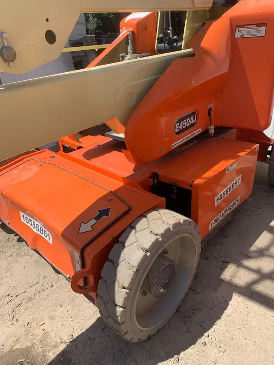 2017 JLG E450AJ Articulating Boom Lift
