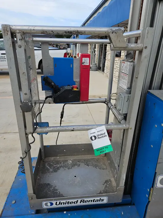 2018 Genie GR-20 Self-Propelled One-Person Lift