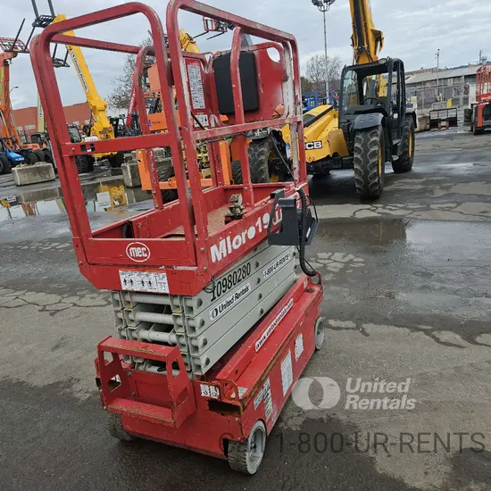 2019 MEC MICRO 19 Scissor Lift