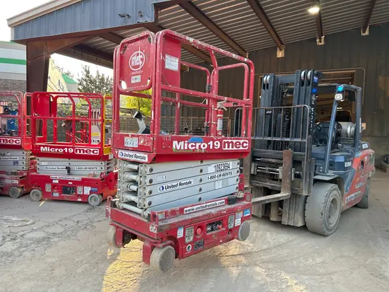 2019 MEC MICRO 19 Scissor Lift
