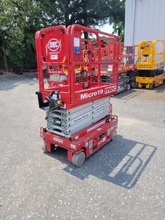 2018 MEC MICRO 19 Scissor Lift