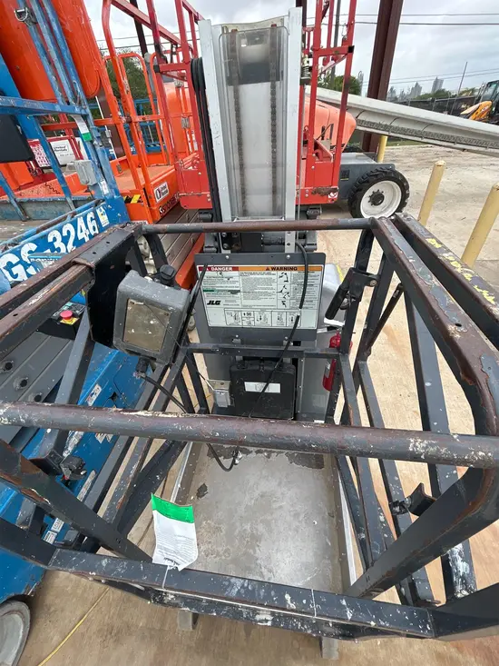 2019 JLG 20MVL Self-Propelled One-Person Lift