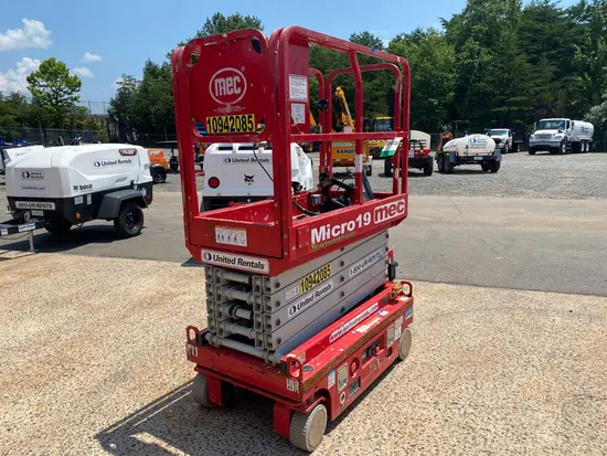2019 MEC MICRO 19 Scissor Lift