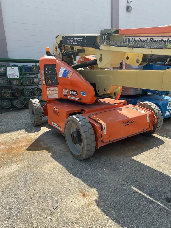 2017 JLG E450AJ Articulating Boom Lift