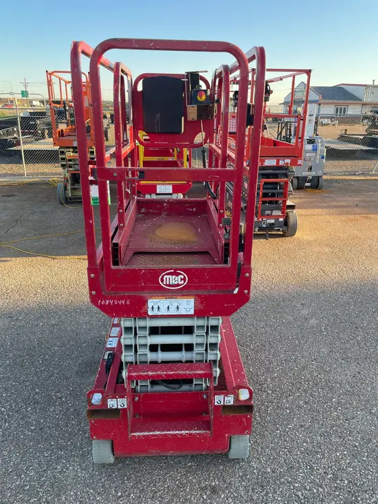 2018 MEC MICRO 19 Scissor Lift