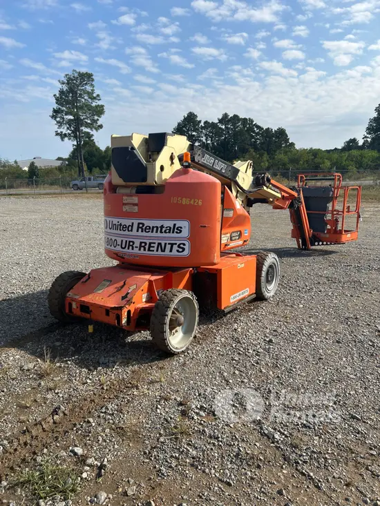 2017 JLG E400AJPN Articulating Boom Lift