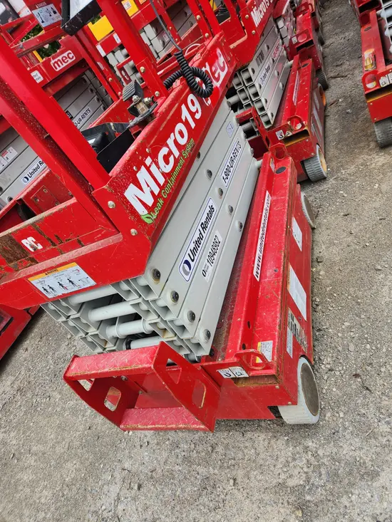 2019 MEC MICRO 19 Scissor Lift