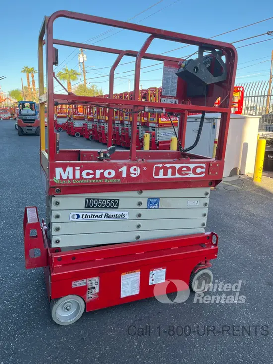 2019 MEC MICRO 19 Scissor Lift