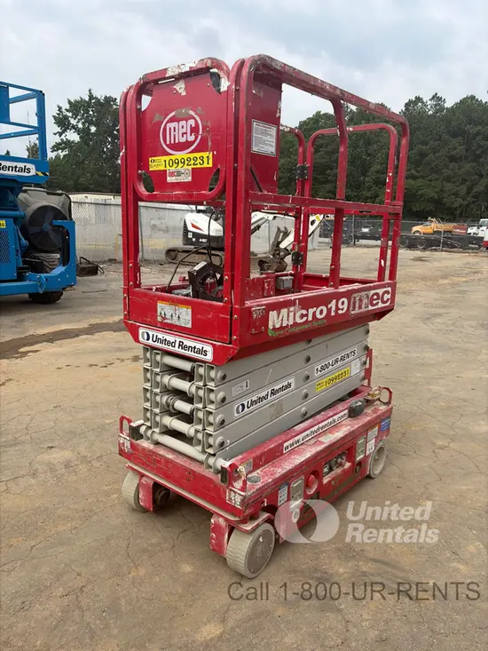 2019 MEC MICRO 19 Scissor Lift