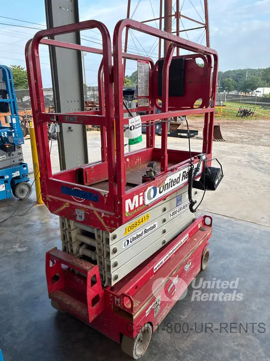 2019 MEC MICRO 19 Scissor Lift