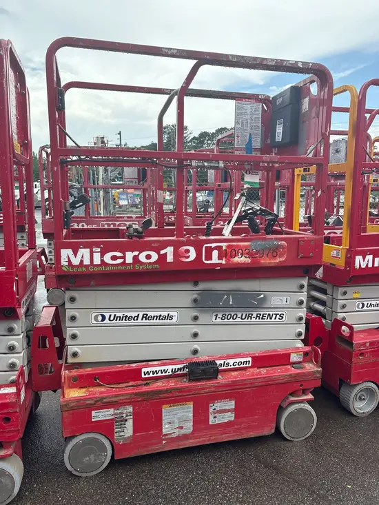 2019 MEC MICRO 19 Scissor Lift