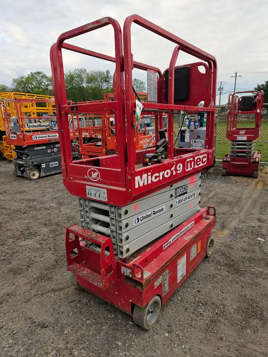 2018 MEC MICRO 19 Scissor Lift