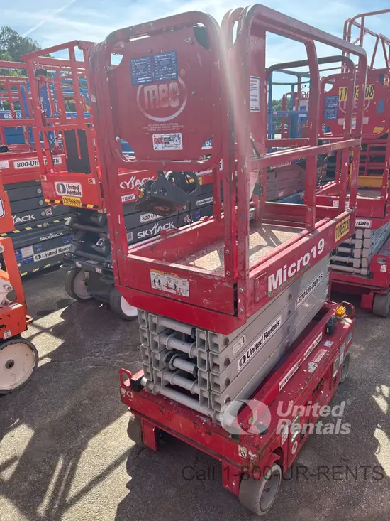 2019 MEC MICRO 19 Scissor Lift