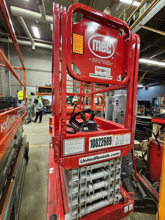 2018 MEC MICRO 19 Scissor Lift
