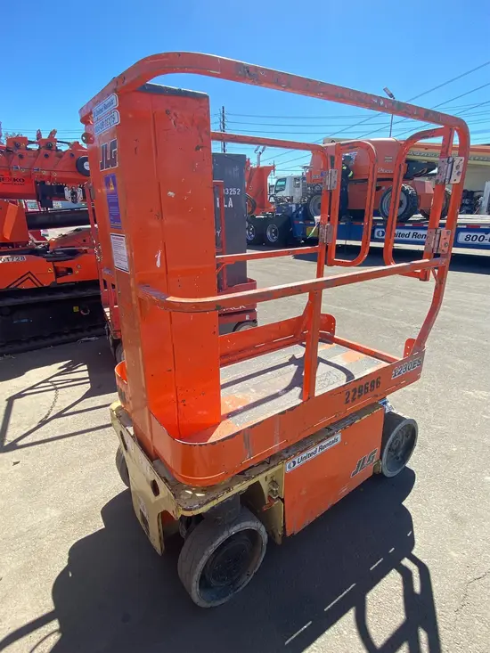 2019 JLG 1230ES Self-Propelled One-Person Lift