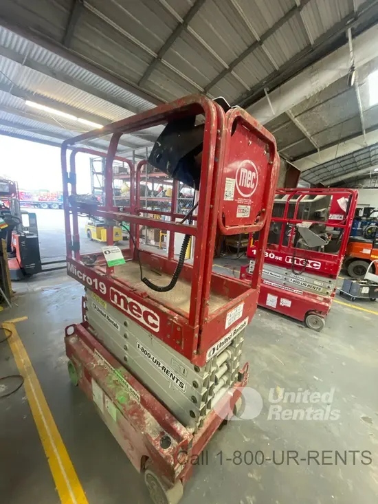 2019 MEC MICRO 19 Scissor Lift
