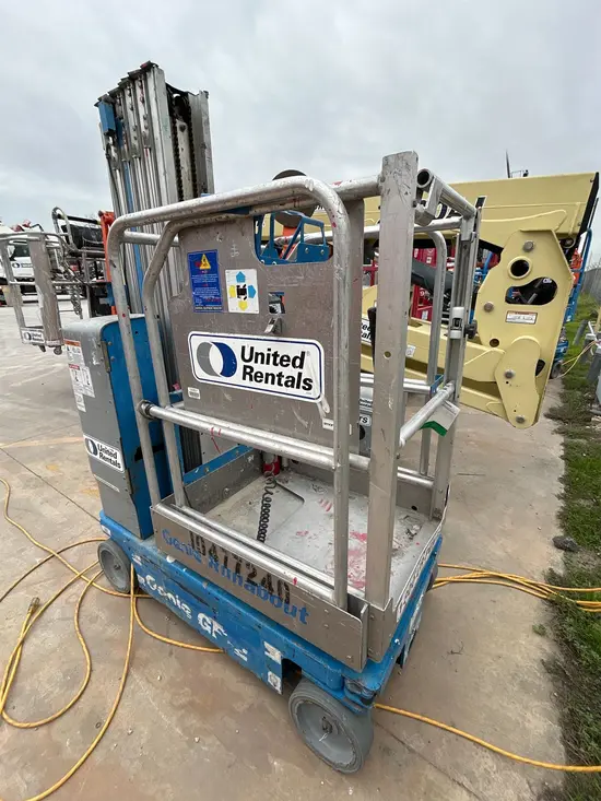 2016 Genie GR-20 Self-Propelled One-Person Lift