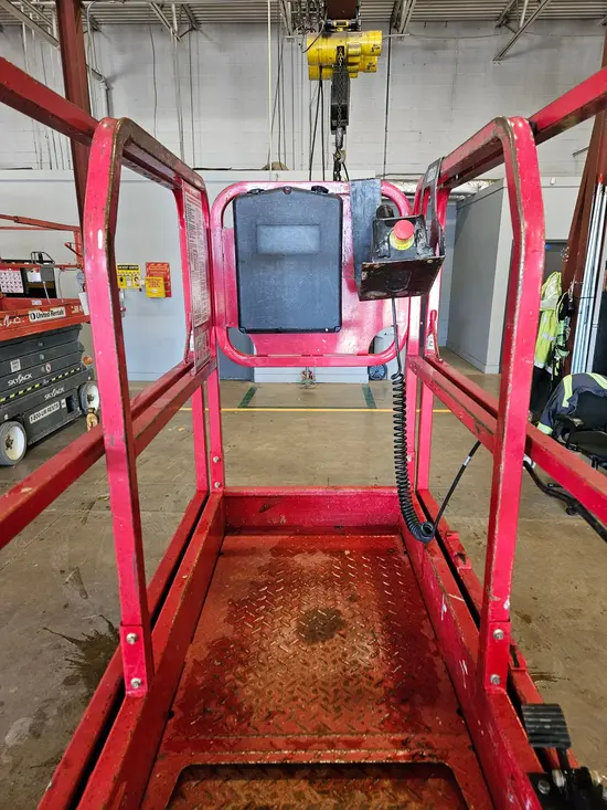 2018 MEC MICRO 19 Scissor Lift