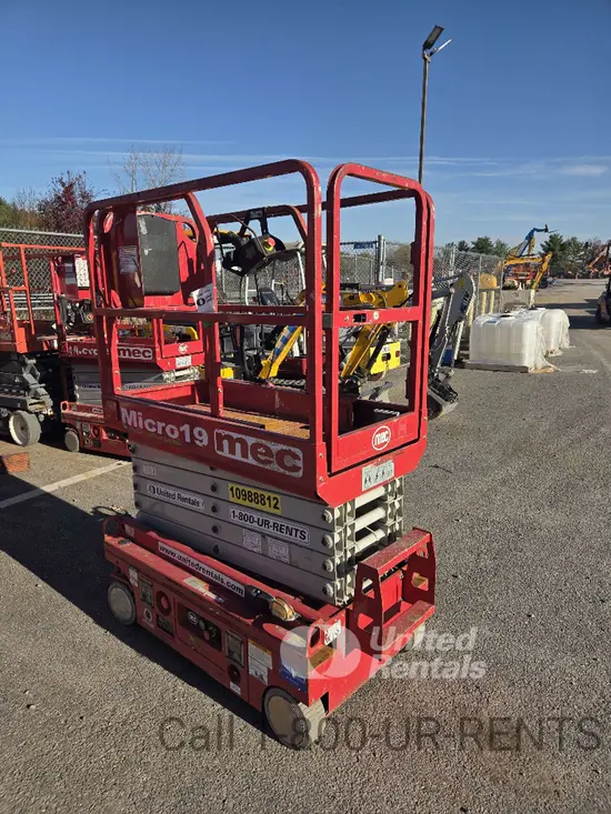 2019 MEC MICRO 19 Scissor Lift