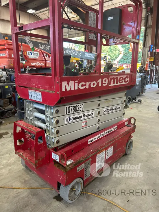 2018 MEC MICRO 19 Scissor Lift