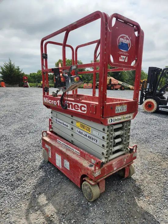 2019 MEC MICRO 19 Scissor Lift