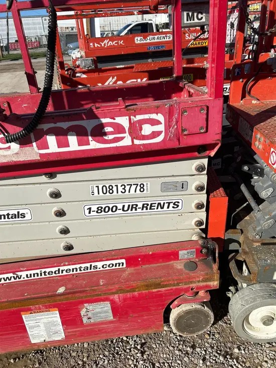 2018 MEC MICRO 19 Scissor Lift