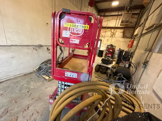 2018 MEC MICRO 19 Scissor Lift