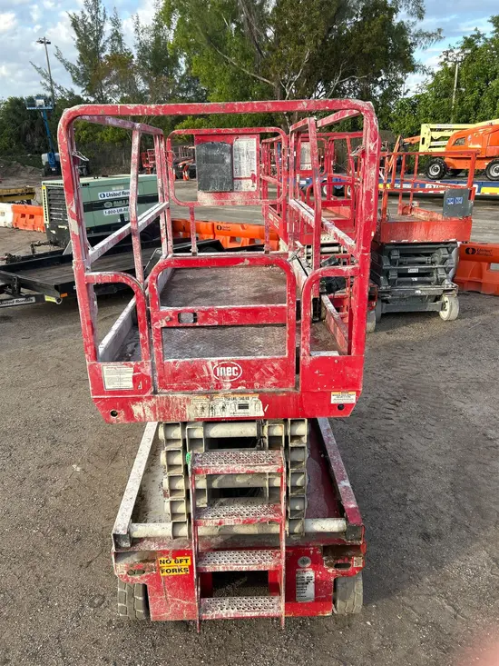 2017 MEC 3346SE Scissor Lift