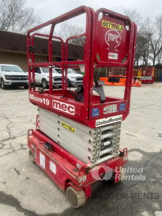 2018 MEC MICRO 19 Scissor Lift