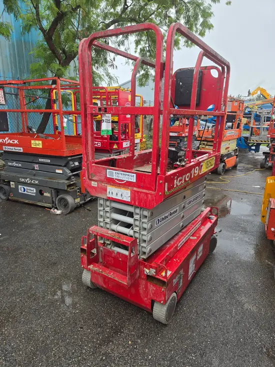 2019 MEC MICRO 19 Scissor Lift