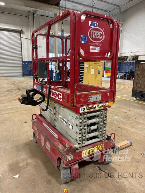 2019 MEC MICRO 19 Scissor Lift