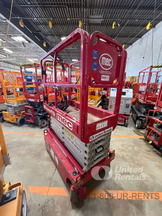 2018 MEC MICRO 19 Scissor Lift