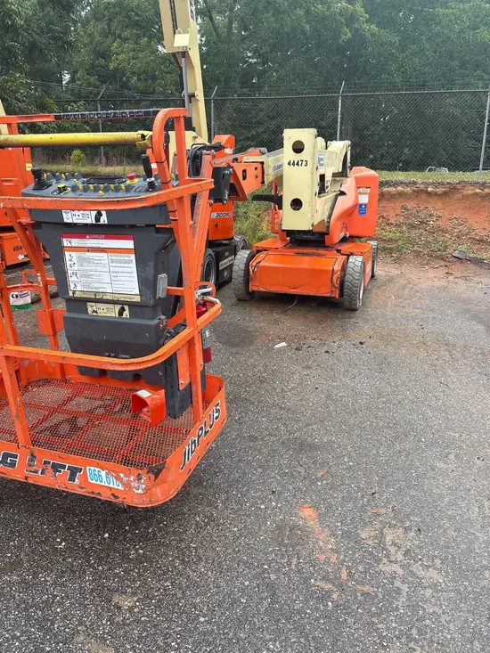 2017 JLG E400AJPN Articulating Boom Lift