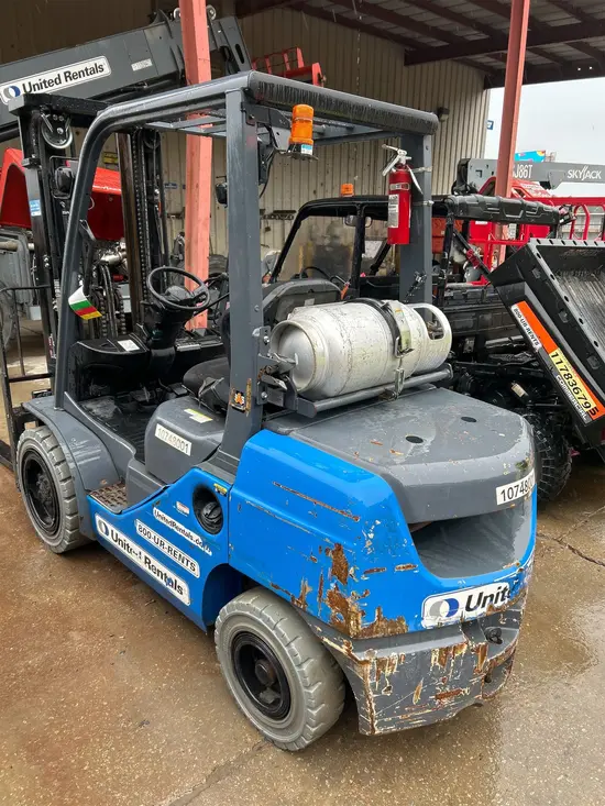 2018 Toyota 8FGU30 Warehouse Forklift