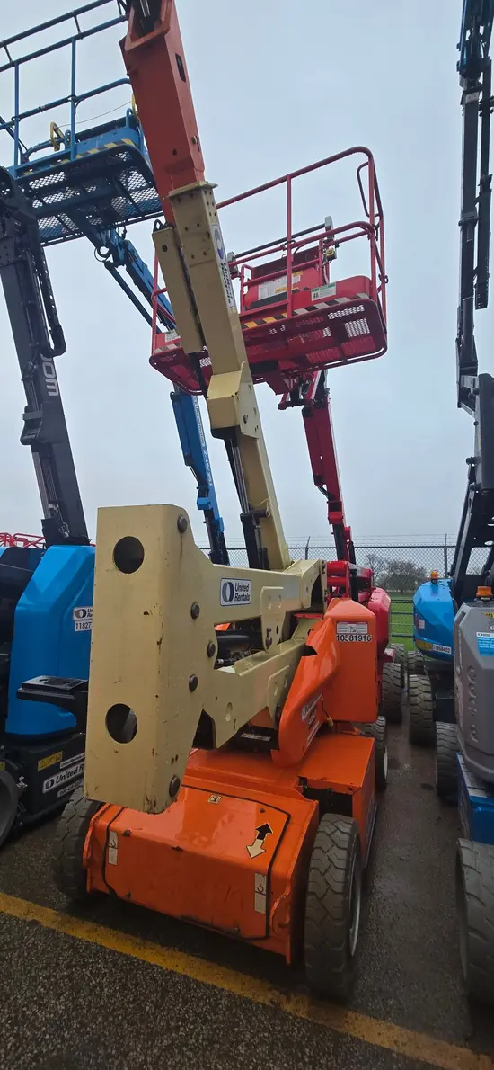 2017 JLG E400AJPN Articulating Boom Lift